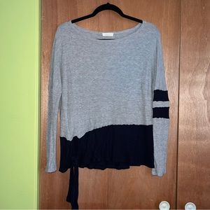 Oddy Women’s Long Sleeve Tie Side Top
• Size small